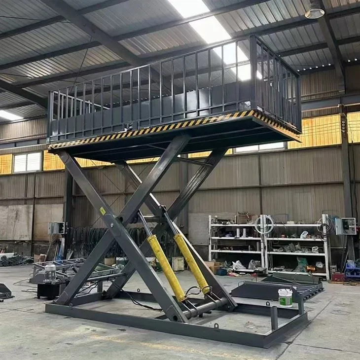 Lóðrétt farmskæralyfta