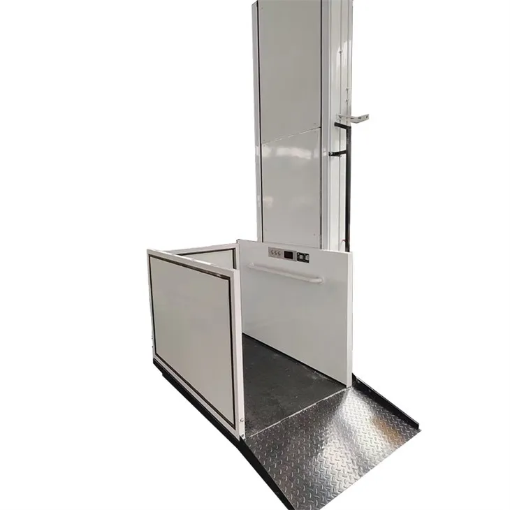 Hjólastólalyfti að heiman fyrir utan